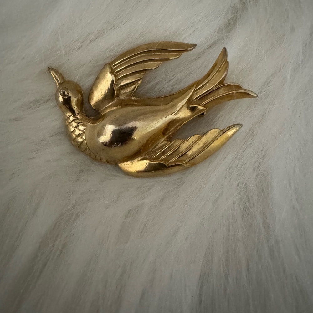 Gold Bird Ornament 🎁
